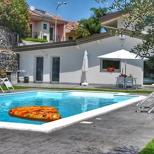 Villa Dedalisa By Holidayngo, Acireale